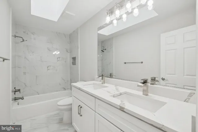 $999,990 | 13143 Fern Hollow Court, Herndon, VA 20171