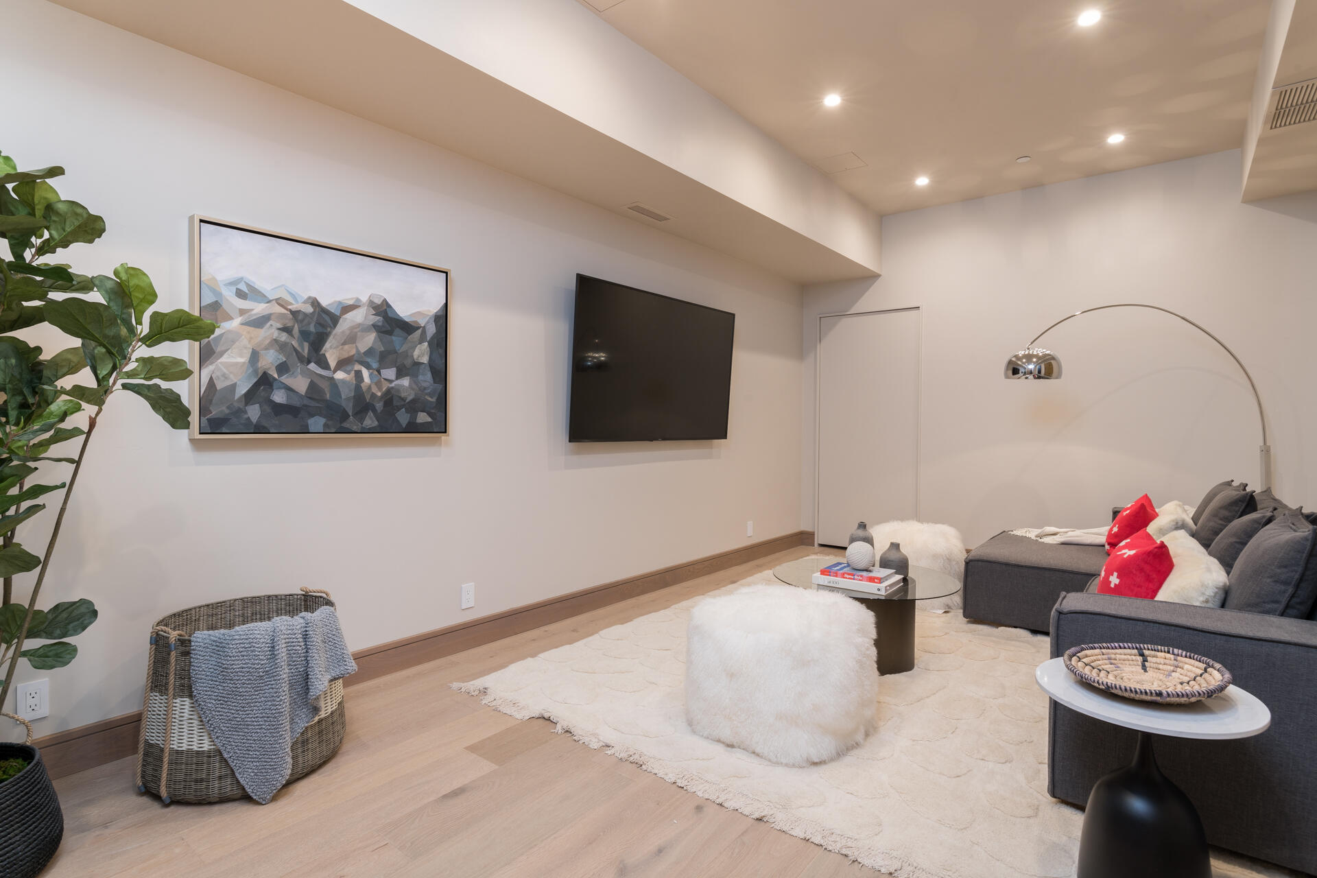 460 North Main Street, Unit 302 Ketchum, ID 83340 - Photo 17 of 23 Media-Flex Space