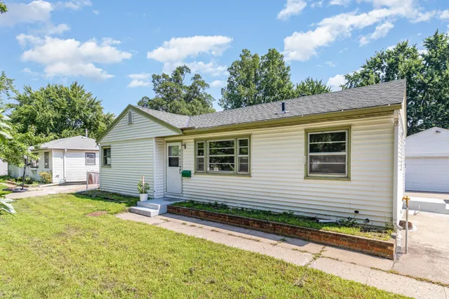 $339,900 | 8445 10th Avenue South, Bloomington, MN 55420