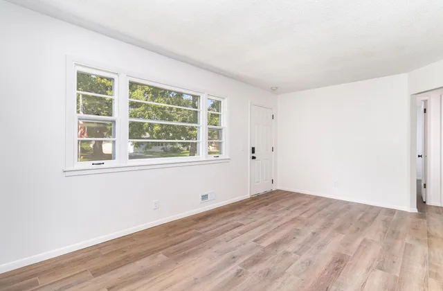 $339,900 | 8445 10th Avenue South, Bloomington, MN 55420