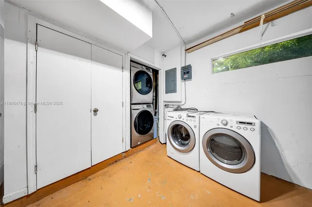 $8,000 | 4000 Alhambra Circle, Coral Gables, FL 33146