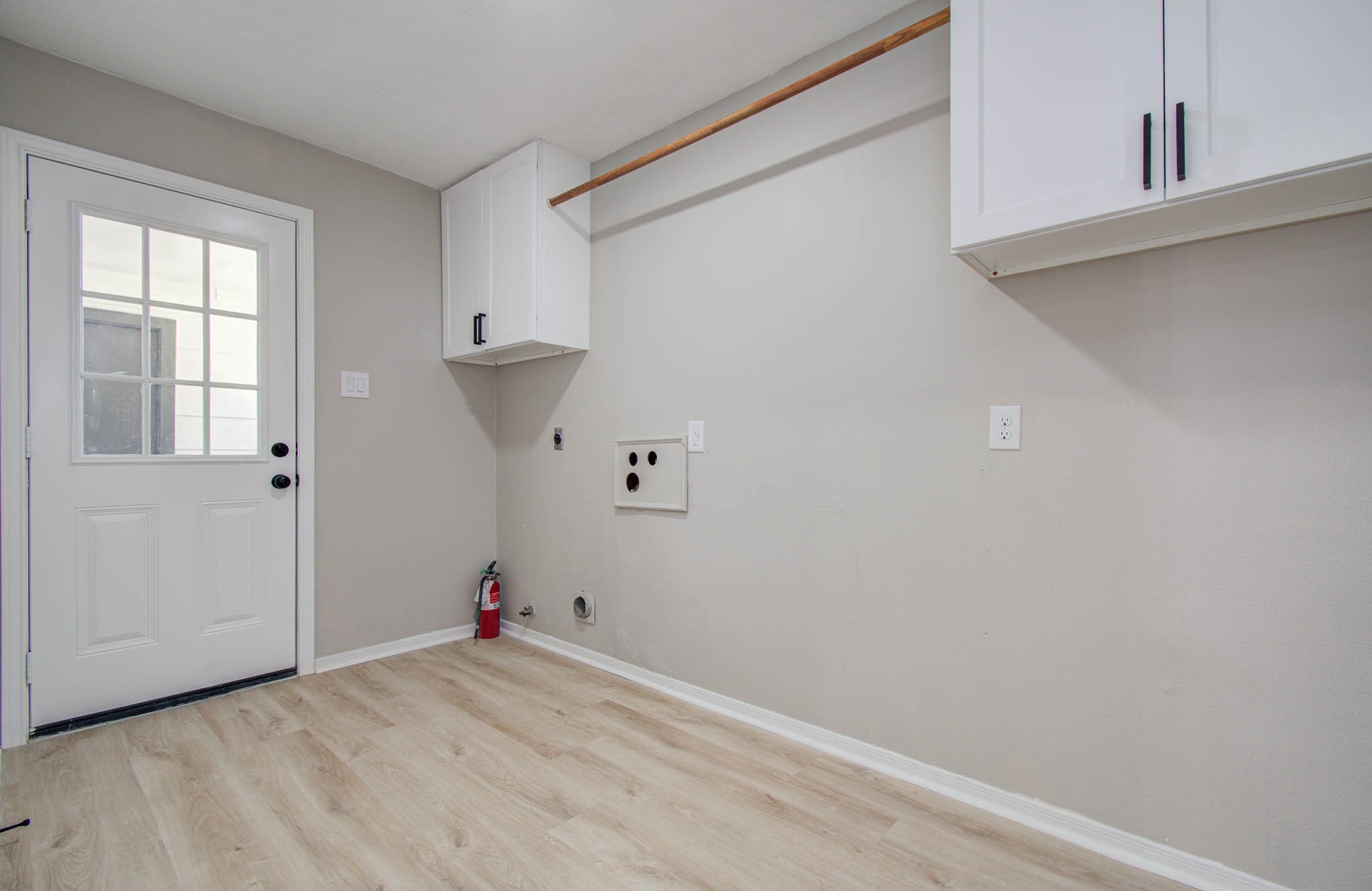 4735 Theall Road Houston, TX 77066 - Photo 22 of 36 a view of storage and utility room with closet