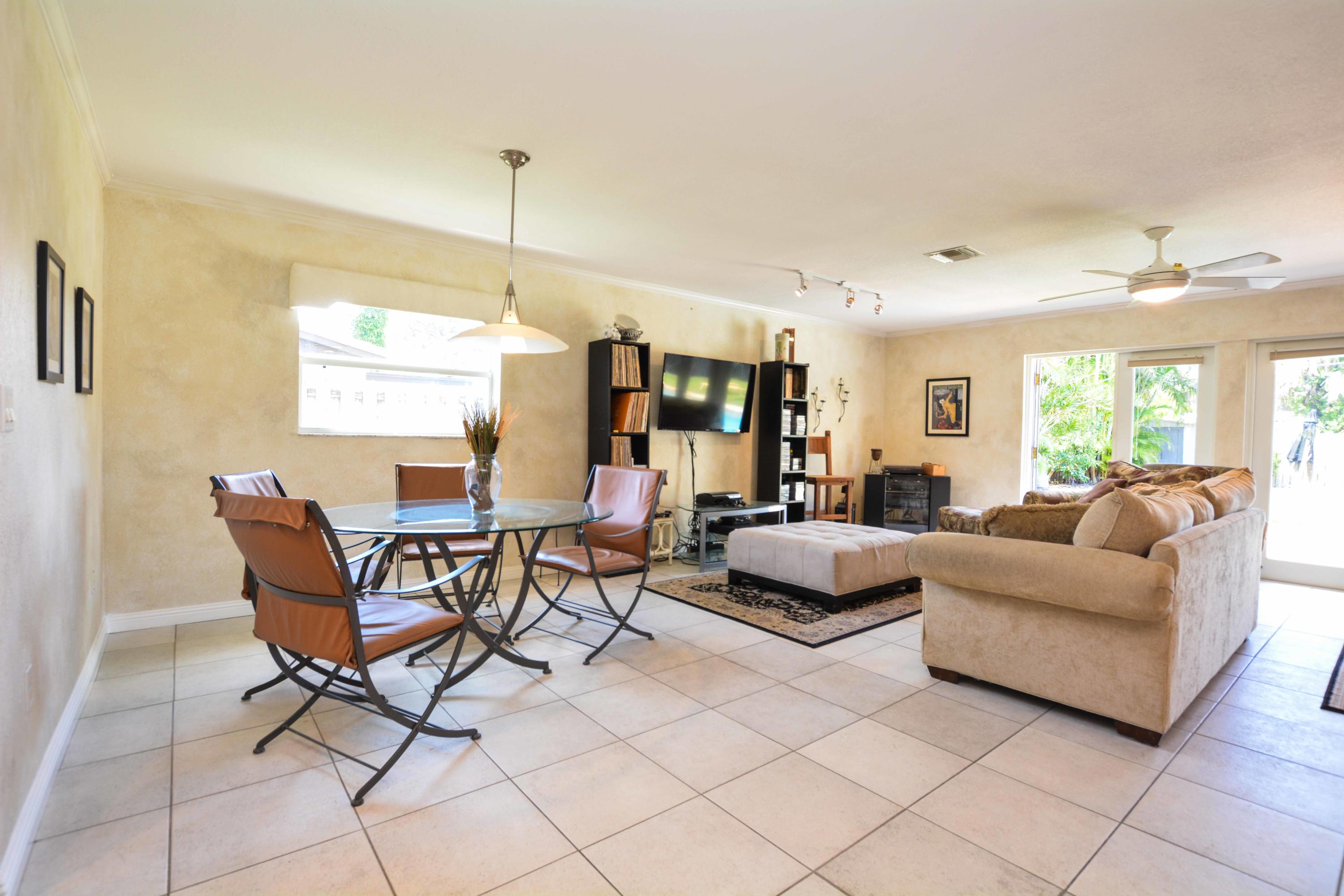 235 Northwest 6th Street Boca Raton, FL 33432 - Photo 19 of 31 235NW6StBocaRatonFL (18 of 29)