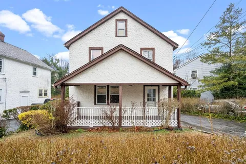 $959,000 | 43 Van Nostrand Avenue, Great Neck, NY 11024