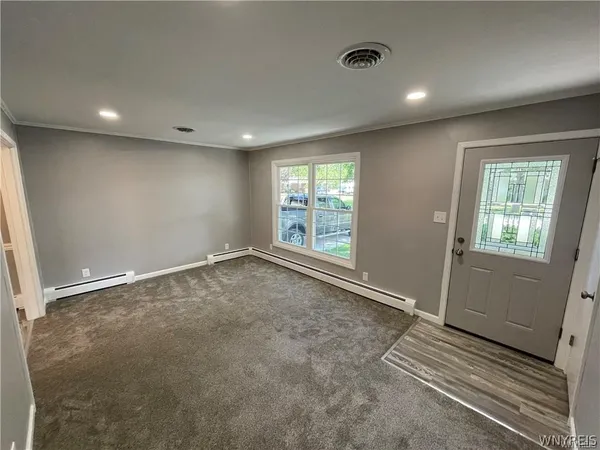 $2,500 | 425 East Lane, Lewiston, NY 14092