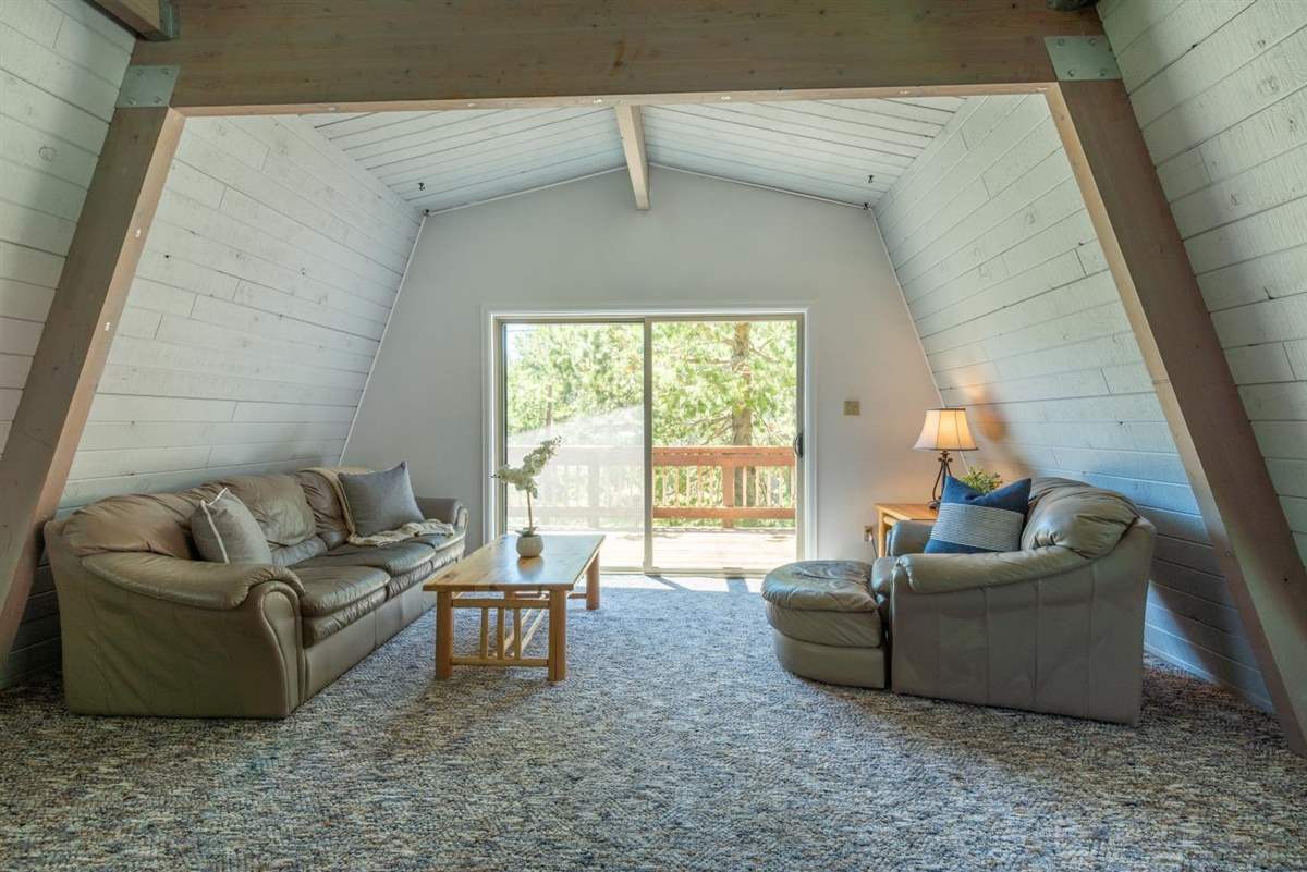 5504 Spruce Road Soda Springs, CA 95728 - Photo 4 of 21 Gallery Image 4