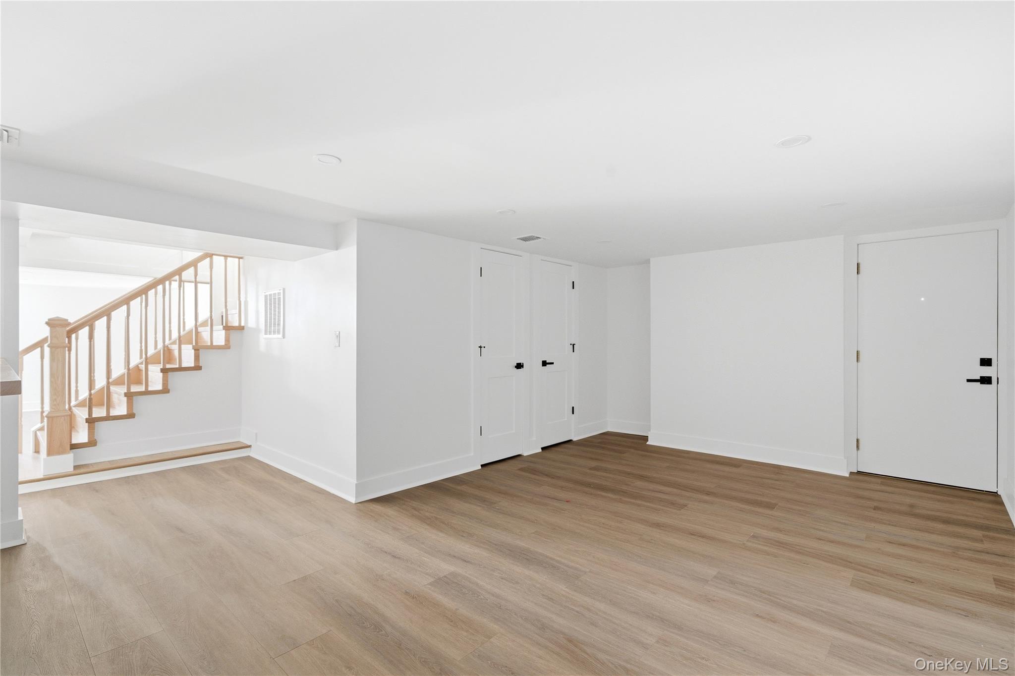 75 Centerport Road Greenlawn, NY 11740 - Photo 23 of 49