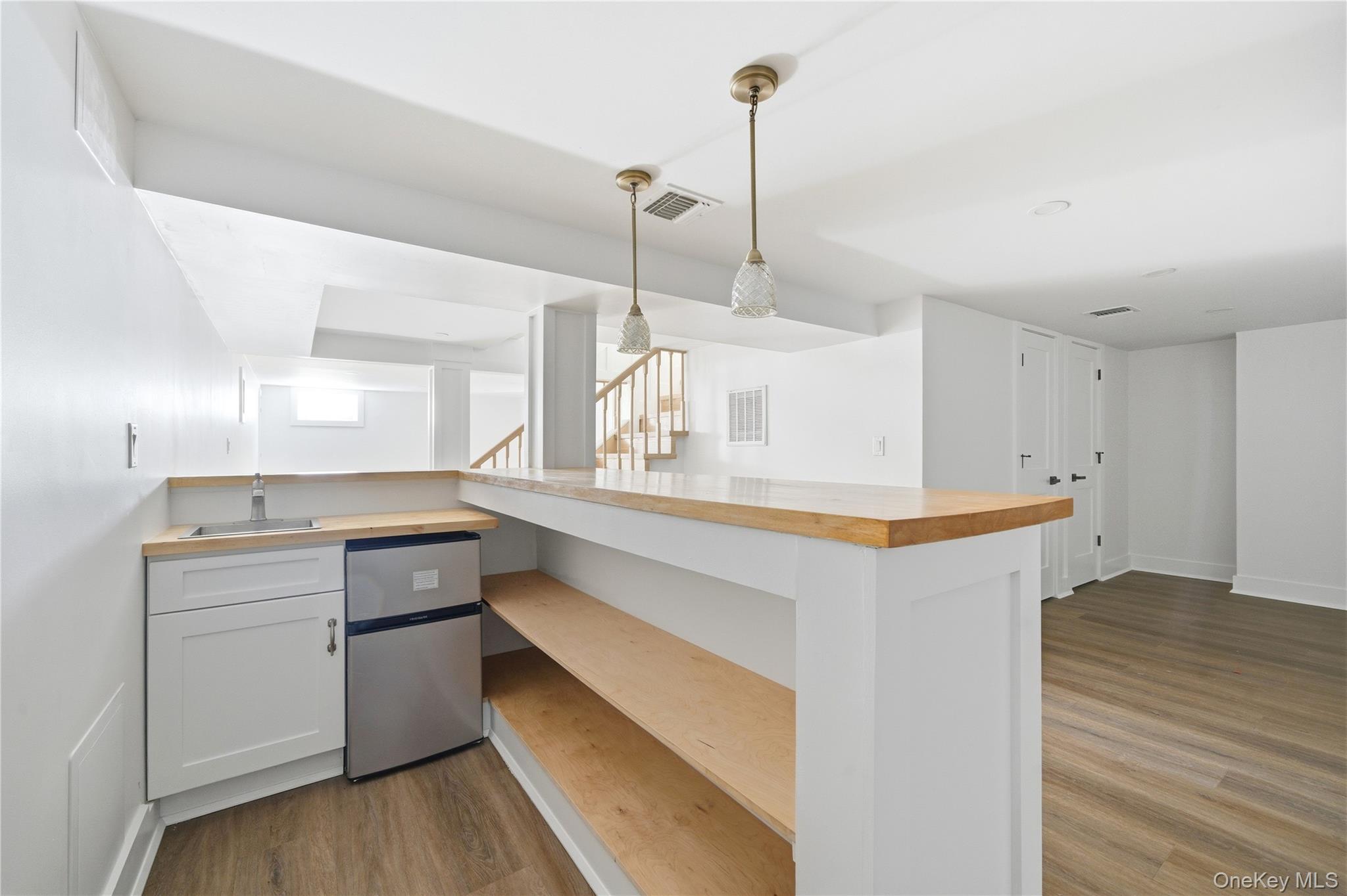 75 Centerport Road Greenlawn, NY 11740 - Photo 26 of 49