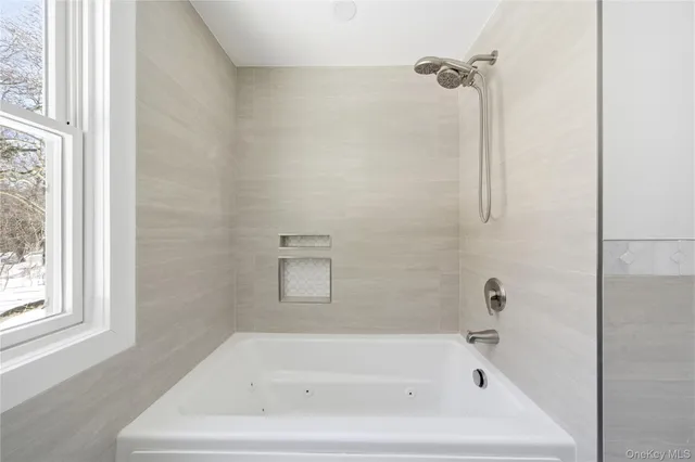 $2,696,888 | 75 Centerport Road, Greenlawn, NY 11740