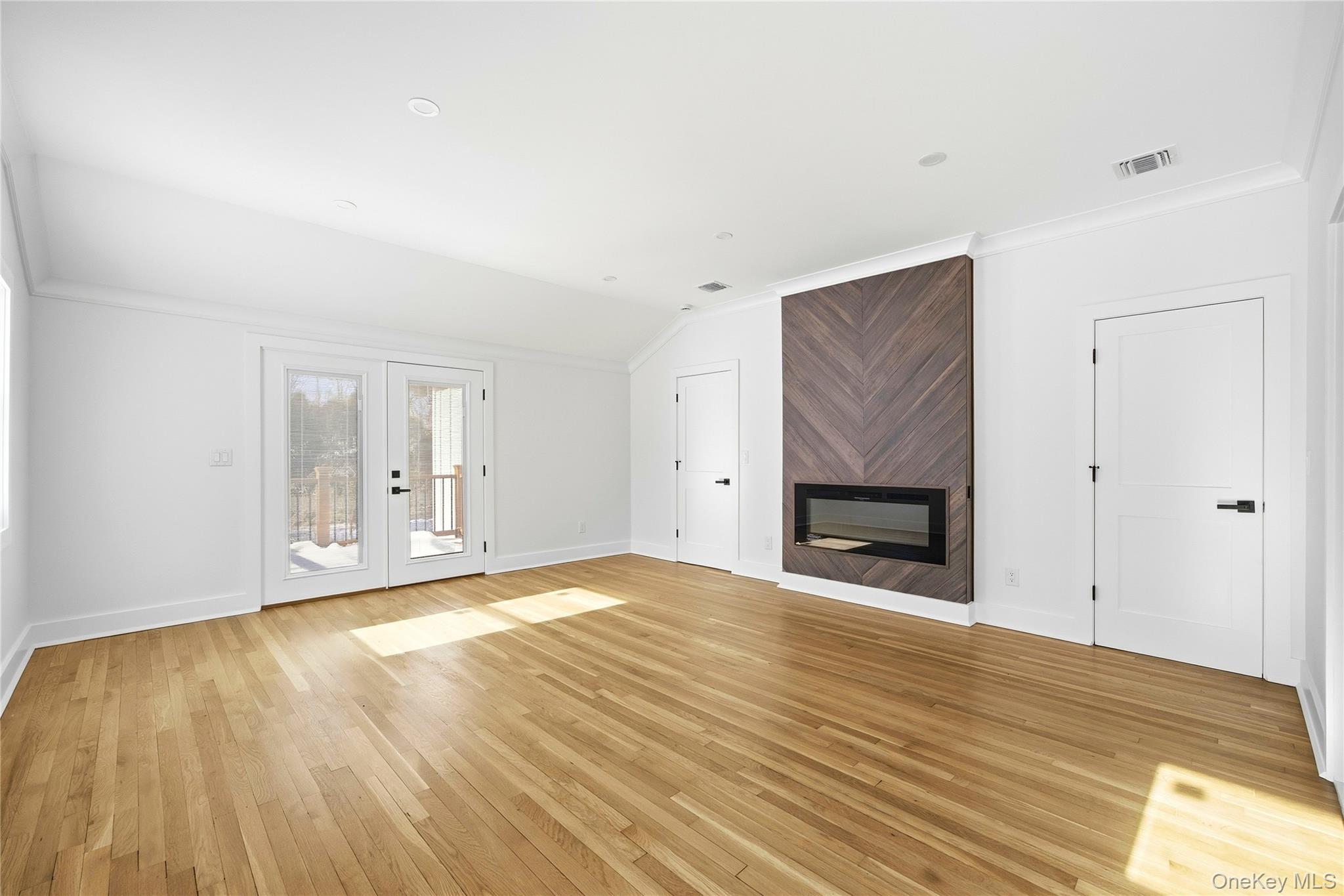 75 Centerport Road Greenlawn, NY 11740 - Photo 33 of 49