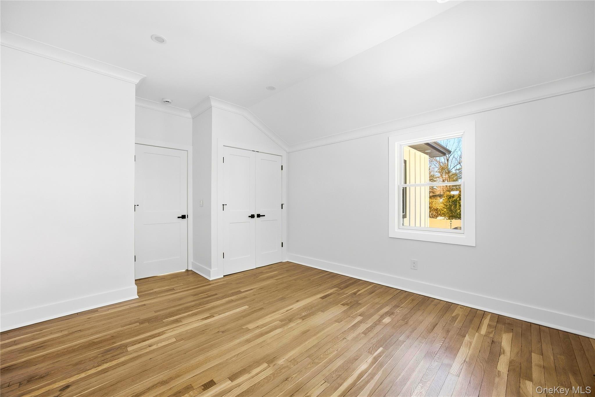 75 Centerport Road Greenlawn, NY 11740 - Photo 39 of 49