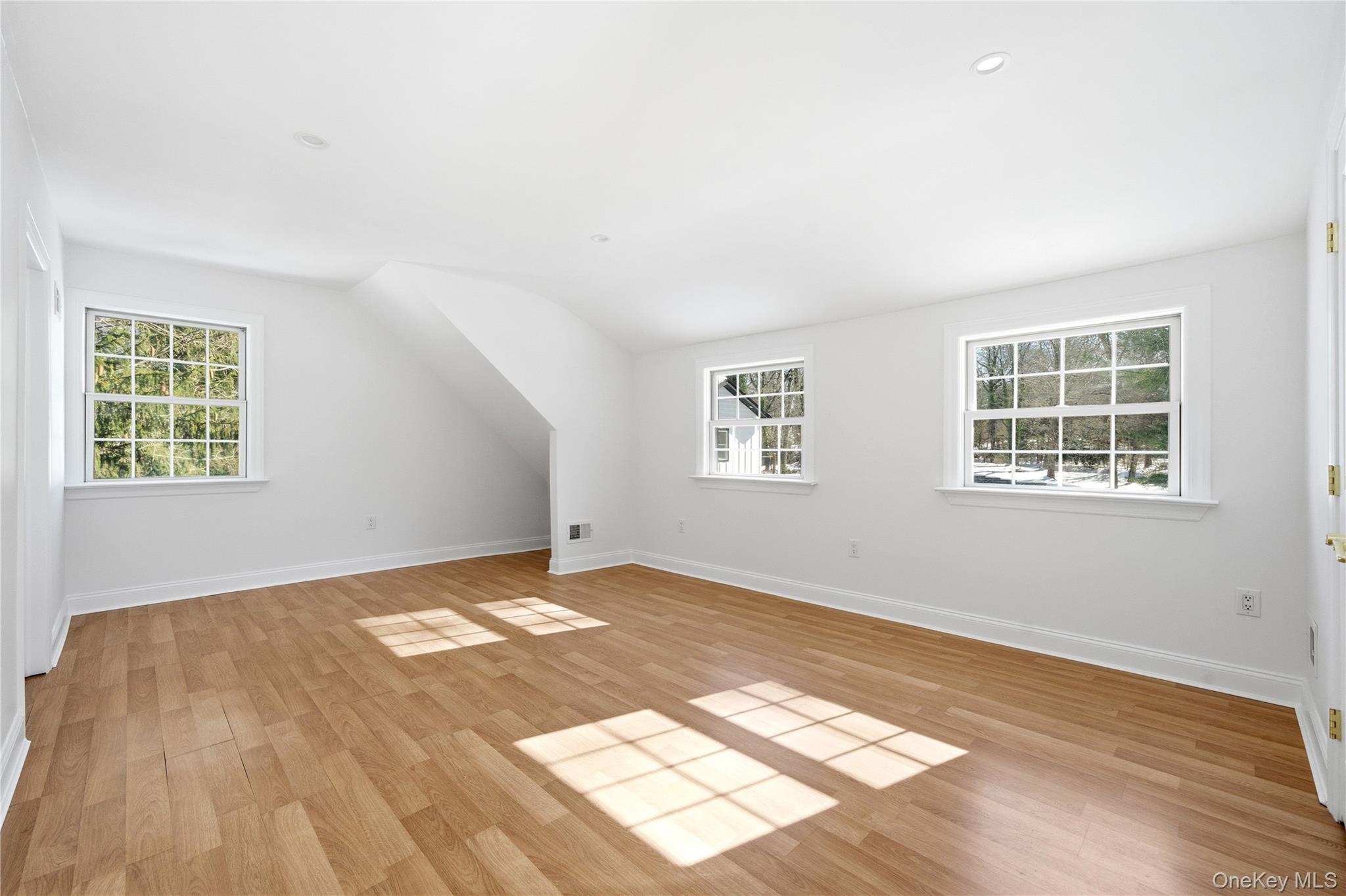 75 Centerport Road Greenlawn, NY 11740 - Photo 46 of 49