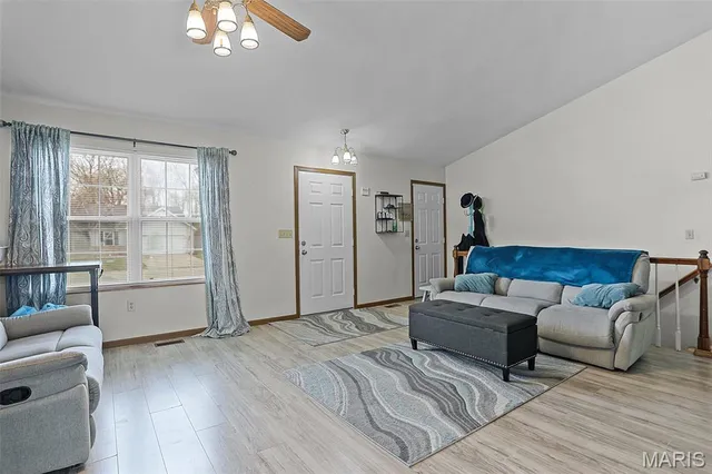 $2,300 | 116 Bayhill Boulevard, Glen Carbon, IL 62034