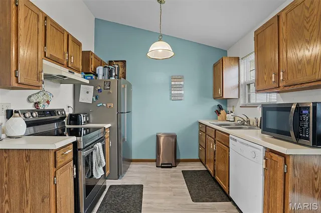 $2,300 | 116 Bayhill Boulevard, Glen Carbon, IL 62034