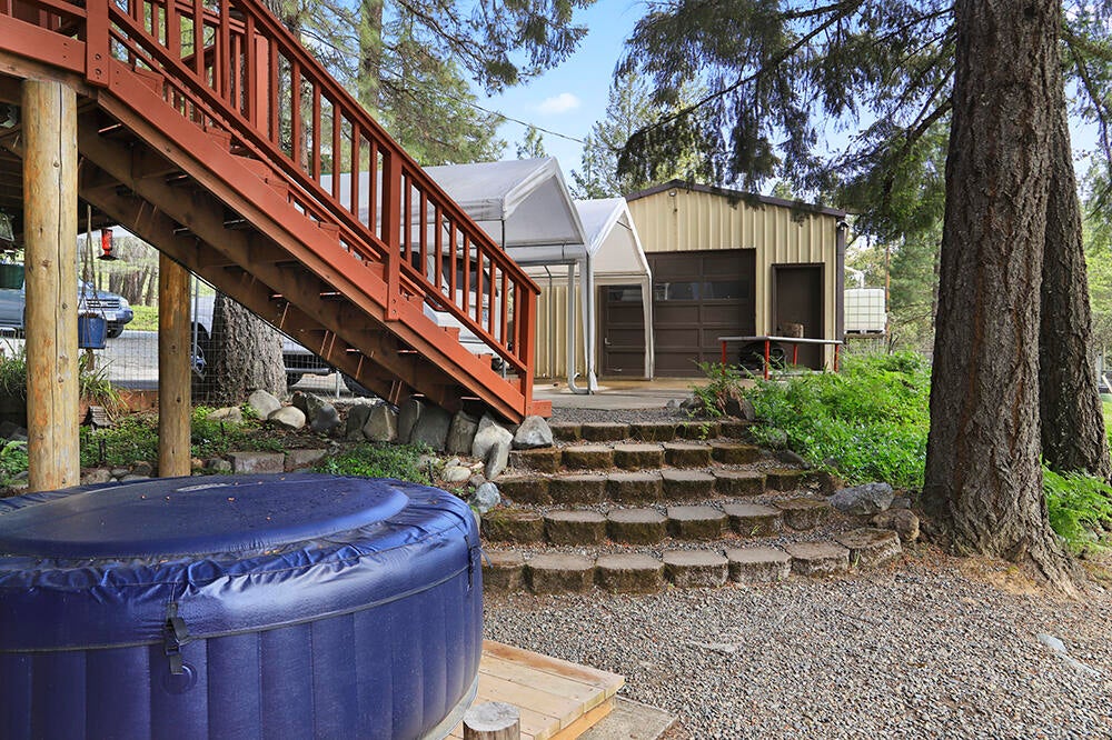 782 Crow Road Merlin, OR 97532 - Photo 29 of 38 29