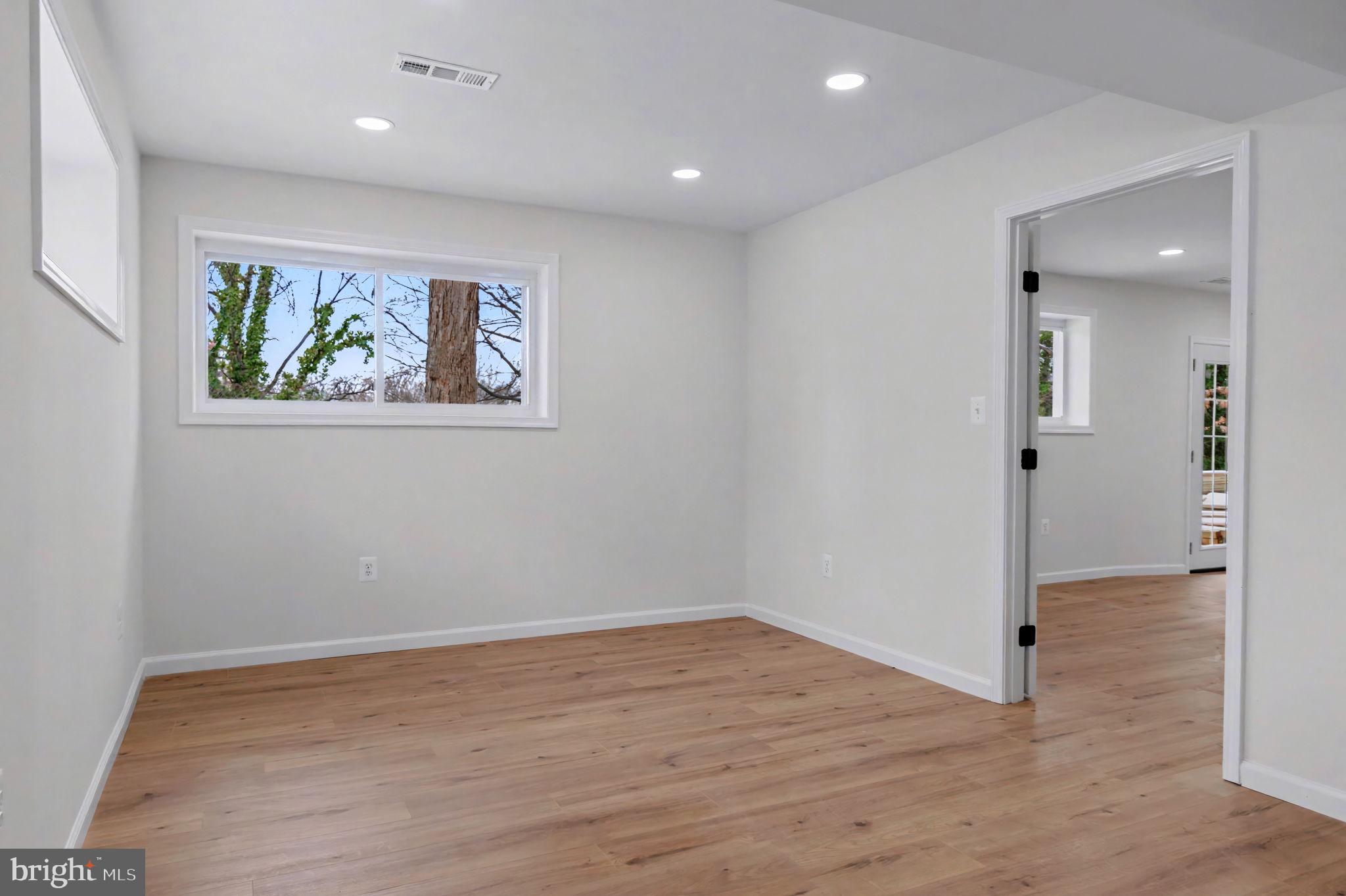 6602 Ian Street Hyattsville, MD 20784 - Photo 35 of 42