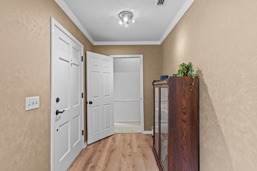 1317 Cambridge Road Dothan, AL 36305 - Photo 3 of 29