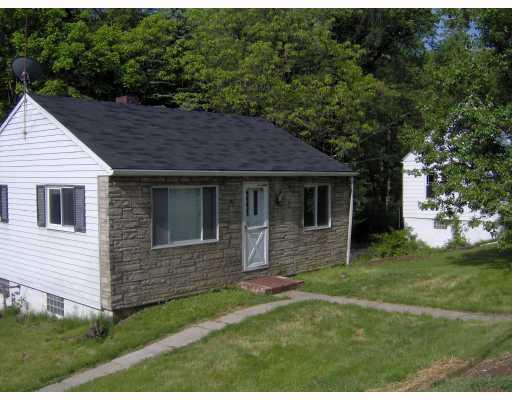 1132 Clifton Road Bethel Park, PA 15102 - Photo 1 of 1 Exterior Front.