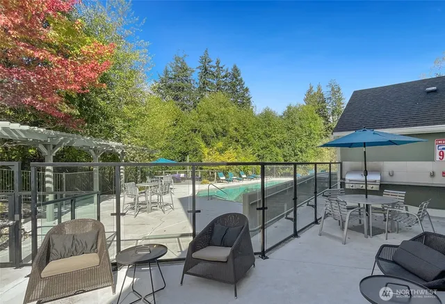 $320,000 | 12303 Harbour Pointe Boulevard, Unit Z207, Mukilteo, WA 98275