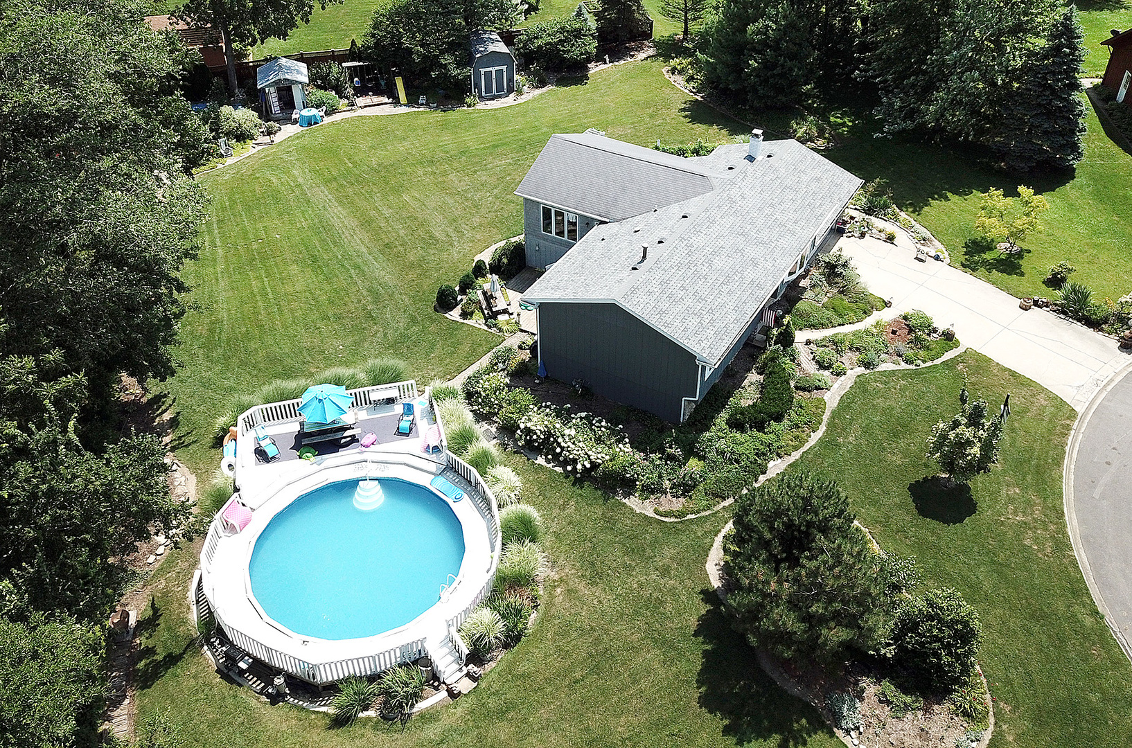 25125 South Rondorey Road Elwood, IL 60421 - Photo 39 of 45 an aerial view of a house with outdoor space and tennis court
