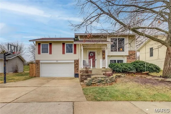 $400,000 | 808 Timberfield Drive, Ballwin, MO 63021