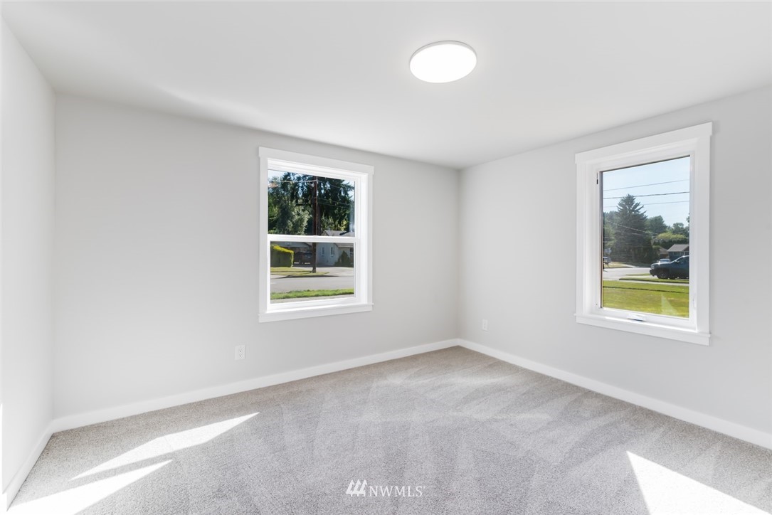 3620 Southeast 5th Place Renton, WA 98058 - Photo 15 of 22 Gallery Image 15
