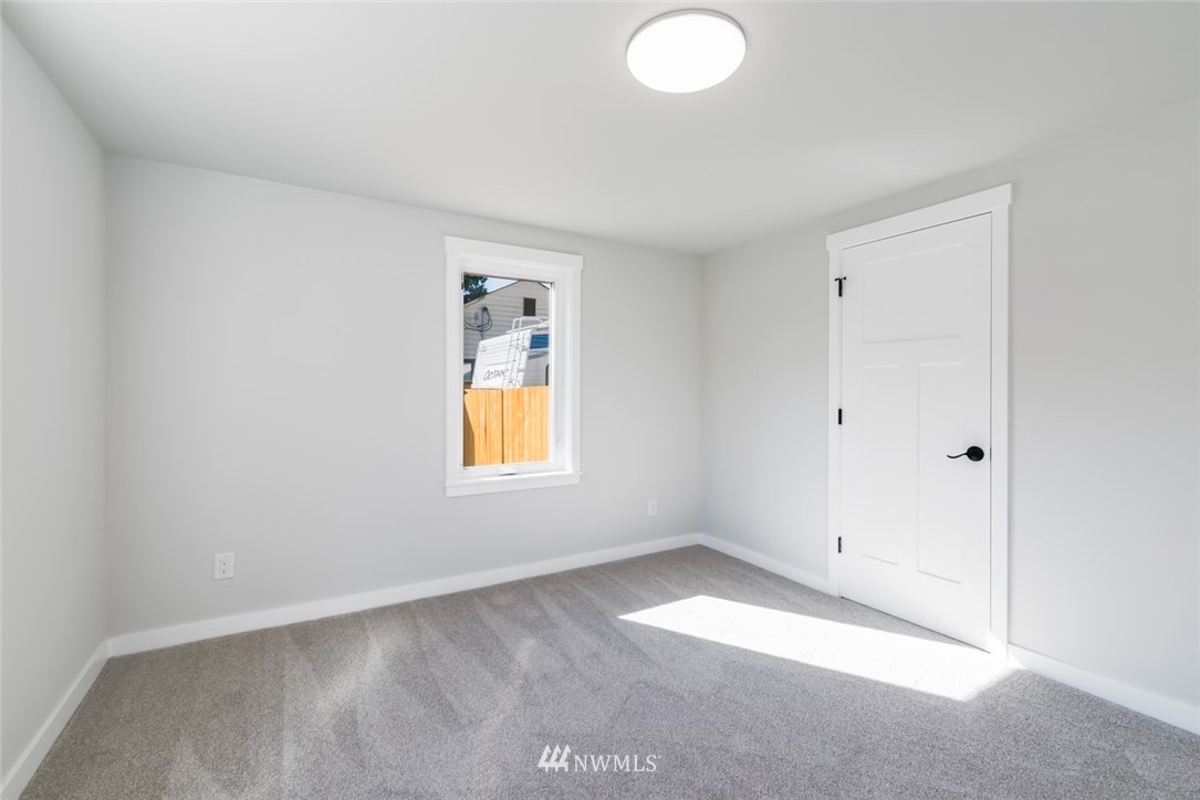 3620 Southeast 5th Place Renton, WA 98058 - Photo 16 of 22 Gallery Image 16