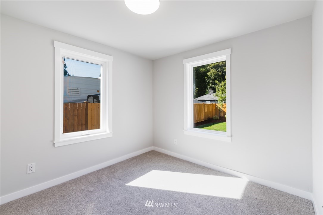 3620 Southeast 5th Place Renton, WA 98058 - Photo 17 of 22 Gallery Image 17