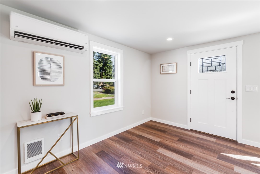 3620 Southeast 5th Place Renton, WA 98058 - Photo 10 of 22 Gallery Image 10