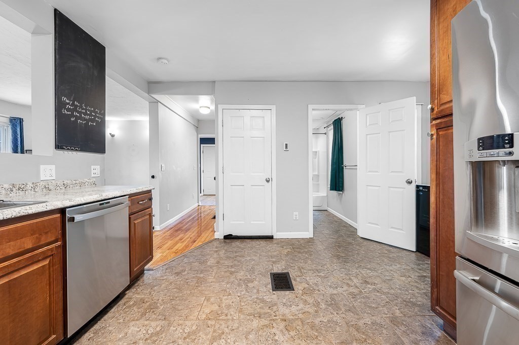 8 Simone Street Worcester, MA 01604 - Photo 9 of 35