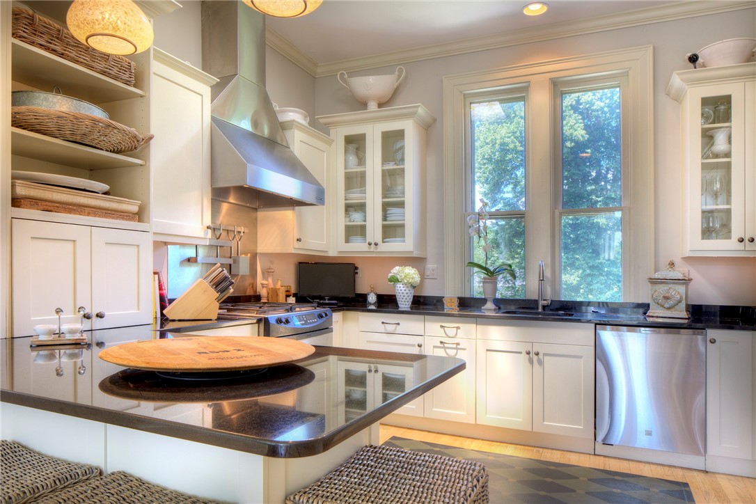 97 Old Beach Road, Unit B Newport, RI 02840 - Photo 15 of 41