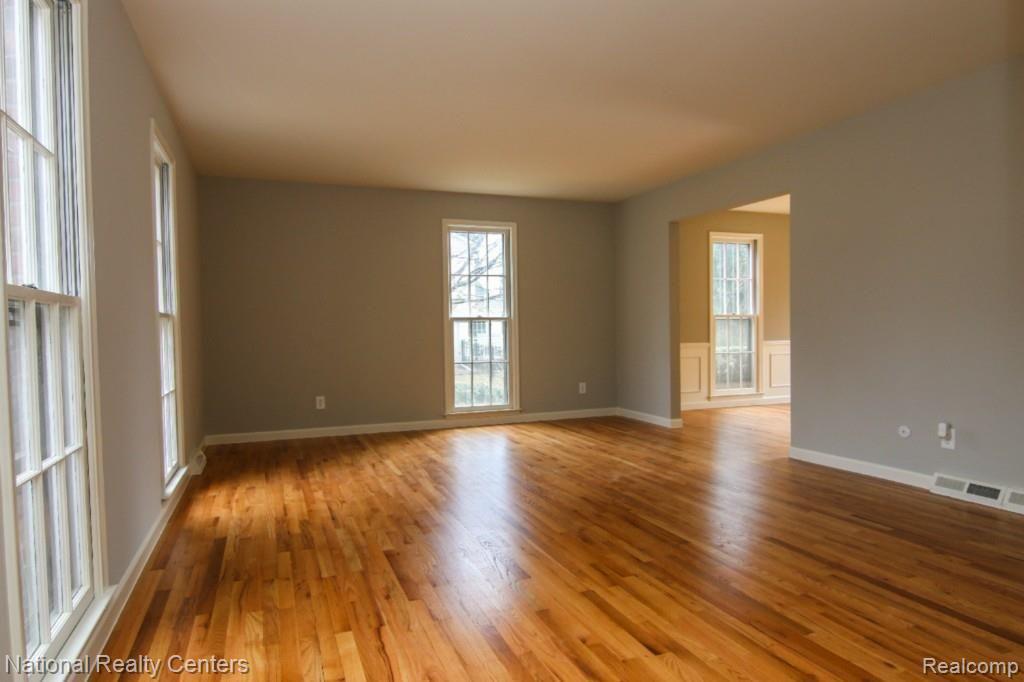 1064 Top View Road Bloomfield Hills, MI 48304 - Photo 17 of 37 web_IMG_9729.jpg
