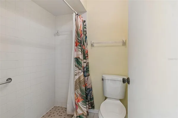 $180,000 | 1130 Orange Tree Circle West, Unit C, Palm Harbor, FL 34684