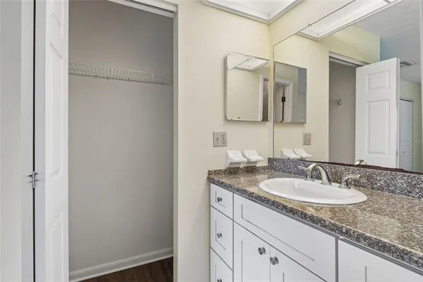 $180,000 | 1130 Orange Tree Circle West, Unit C, Palm Harbor, FL 34684
