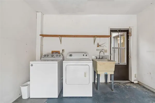 $180,000 | 1130 Orange Tree Circle West, Unit C, Palm Harbor, FL 34684