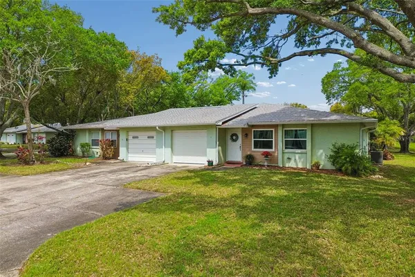 $180,000 | 1130 Orange Tree Circle West, Unit C, Palm Harbor, FL 34684