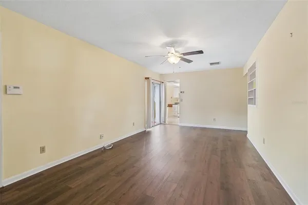 $180,000 | 1130 Orange Tree Circle West, Unit C, Palm Harbor, FL 34684