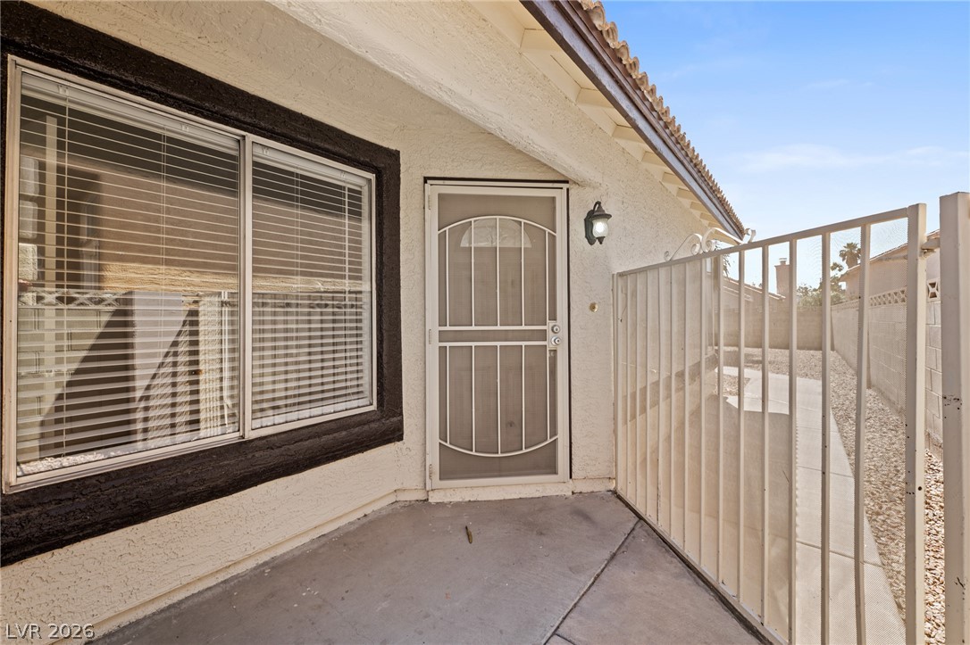 1925 Falcon Ridge Street Las Vegas, NV 89142 - Photo 3 of 31
