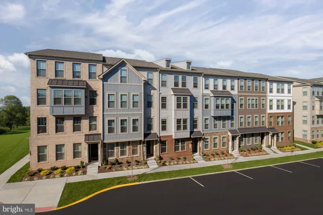 $520,940 | 1105 B Dabney Drive, Manassas Park, VA 20111