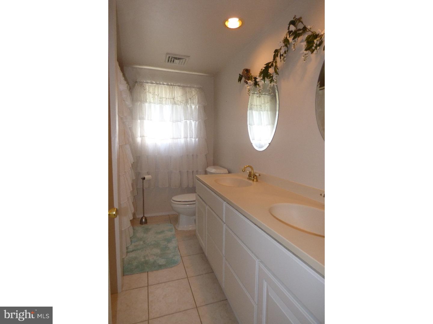315 Hollyoke Road Somerdale, NJ 08083 - Photo 19 of 23 Bathroom