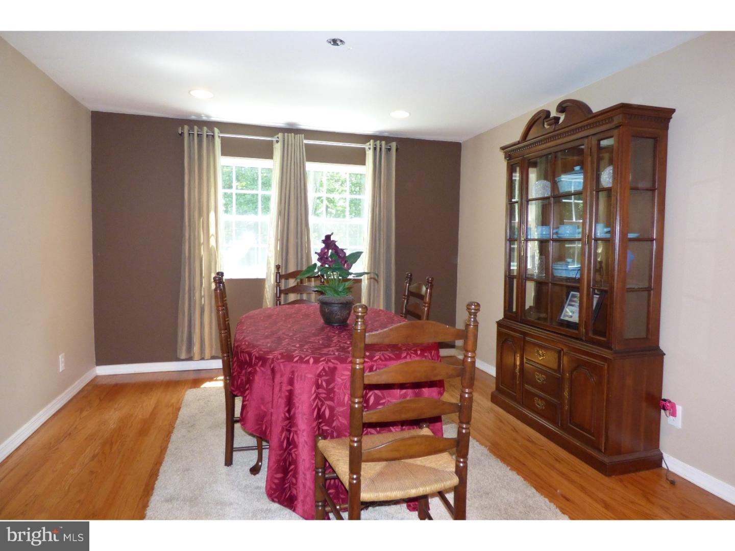 315 Hollyoke Road Somerdale, NJ 08083 - Photo 9 of 23 Dining Room