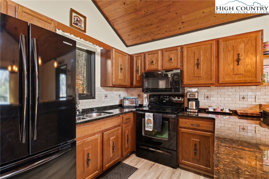 122-124 Lower Grouse Ridge Road Beech Mountain, NC 28604 - Photo 12 of 50