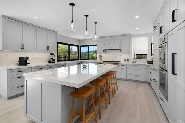 $1,990,000 | 3453 Via Loma Vista, Escondido, CA 92029