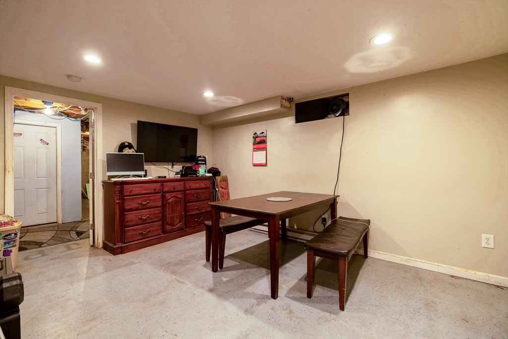 160 Stafford Road Holland, MA 01521 - Photo 24 of 32 Gallery Image 24