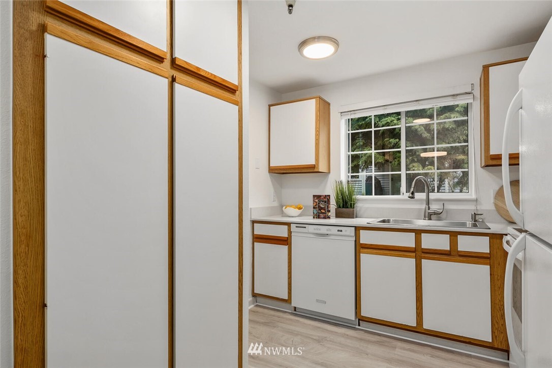 7453 Newcastle Golf Club Road, Unit E101 Newcastle, WA 98059 - Photo 9 of 18
