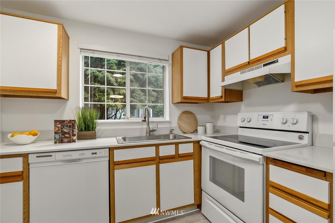 7453 Newcastle Golf Club Road, Unit E101 Newcastle, WA 98059 - Photo 10 of 18