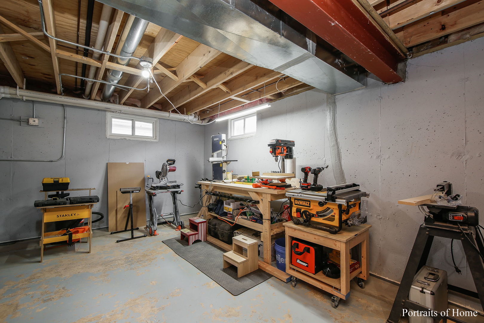231 Highland Road Willowbrook, IL 60527 - Photo 22 of 38 a room with gym equipment