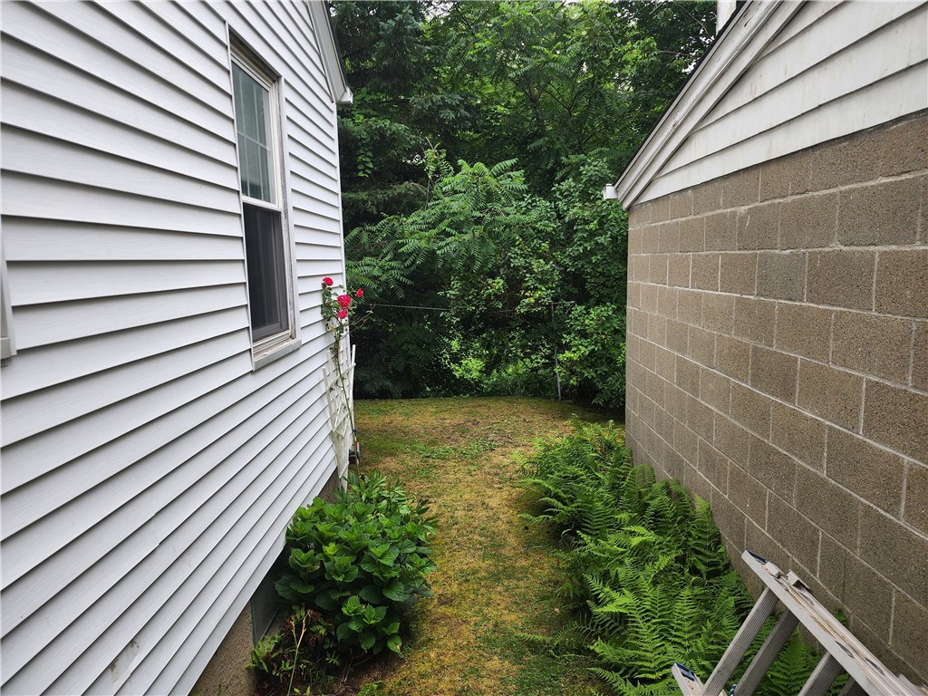 135 George Waterman Road Johnston, RI 02919 - Photo 4 of 42