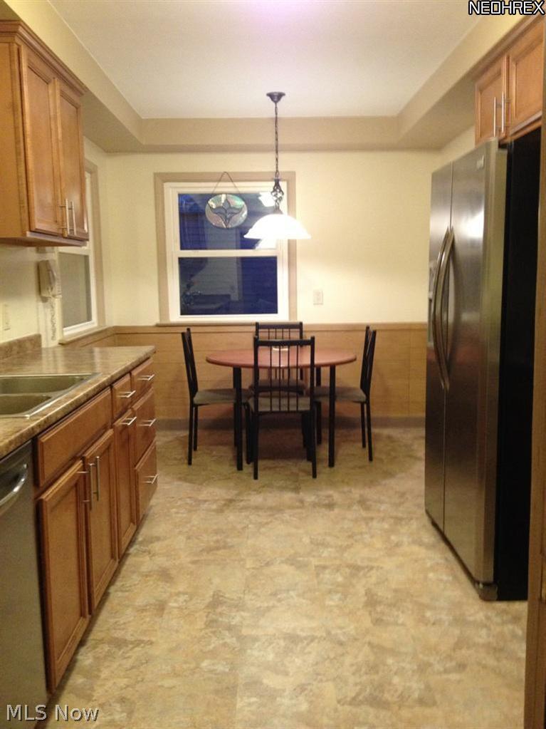 495 Ransome Road Cleveland, OH 44143 - Photo 2 of 16
