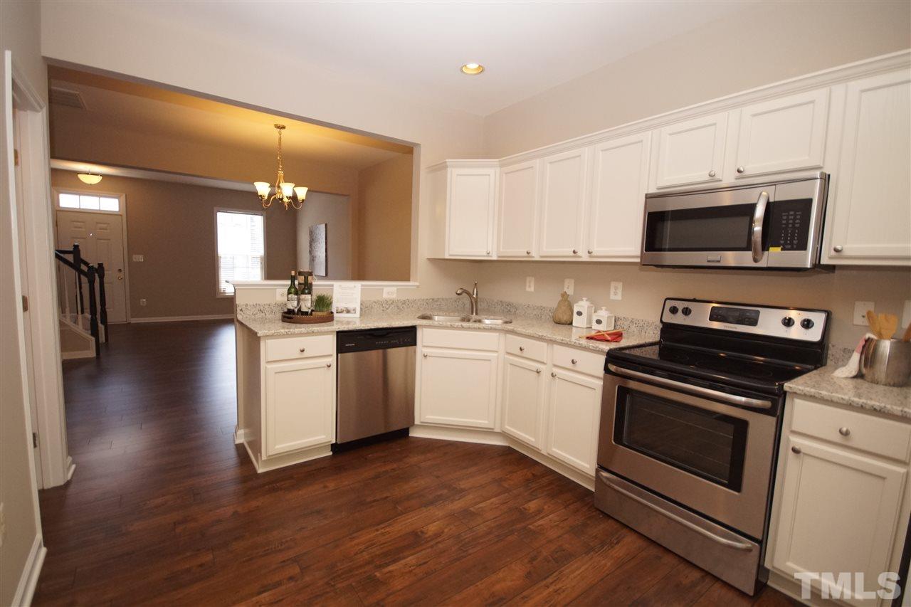 5533 Vista View Court Raleigh, NC 27612 - Photo 8 of 25 Gallery Image 8
